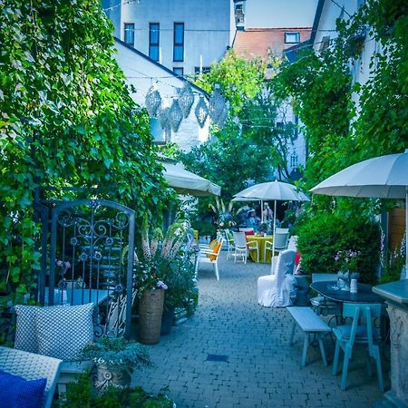Art Boutique Hotel Buergerhaus Rust Bagian luar foto